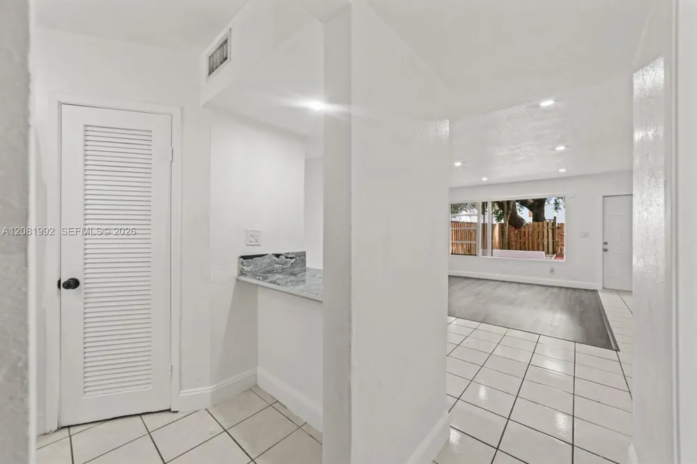 1710 NE 142nd St #1710 North Miami, FL 33181