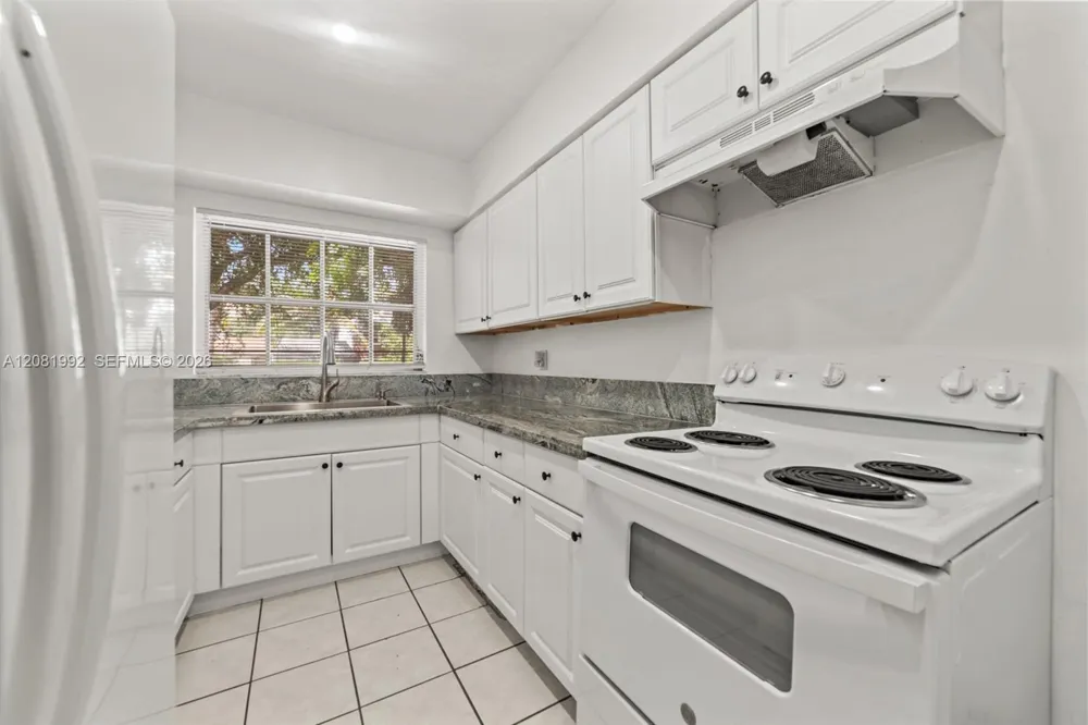 1710 NE 142nd St #1710 North Miami, FL 33181