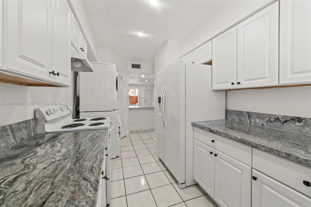 1710 NE 142nd St #1710 North Miami, FL 33181