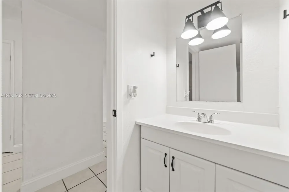 1710 NE 142nd St #1710 North Miami, FL 33181
