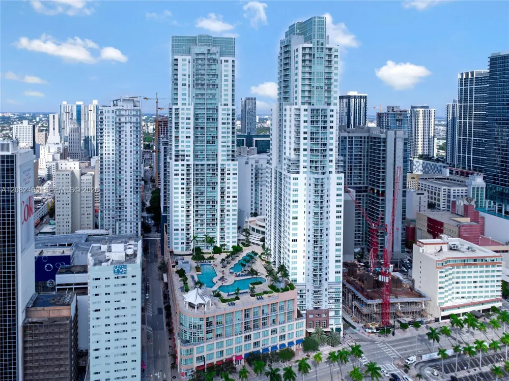 253 NE 2nd St #314 Miami, FL 33132