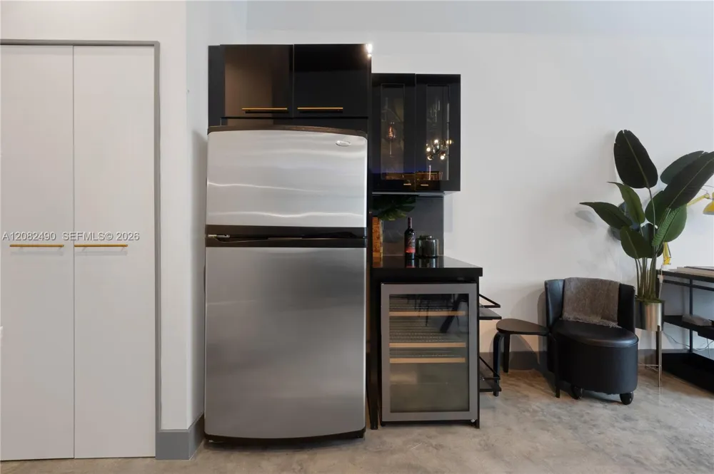253 NE 2nd St #314 Miami, FL 33132