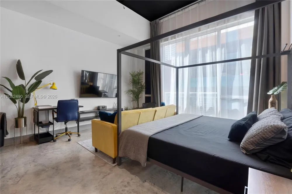253 NE 2nd St #314 Miami, FL 33132