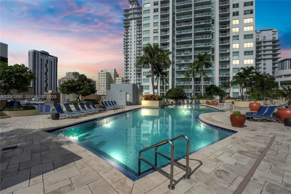 253 NE 2nd St #314 Miami, FL 33132