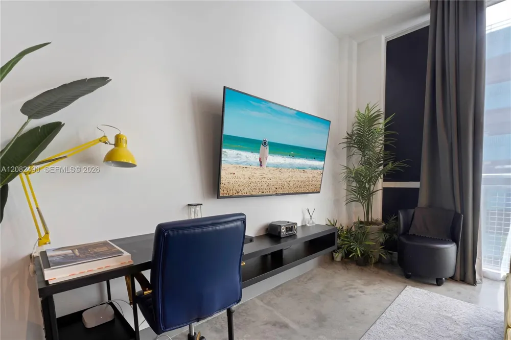 253 NE 2nd St #314 Miami, FL 33132