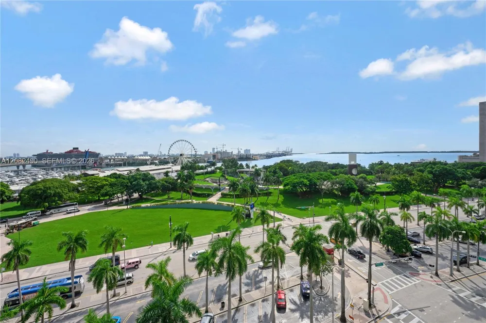 253 NE 2nd St #314 Miami, FL 33132
