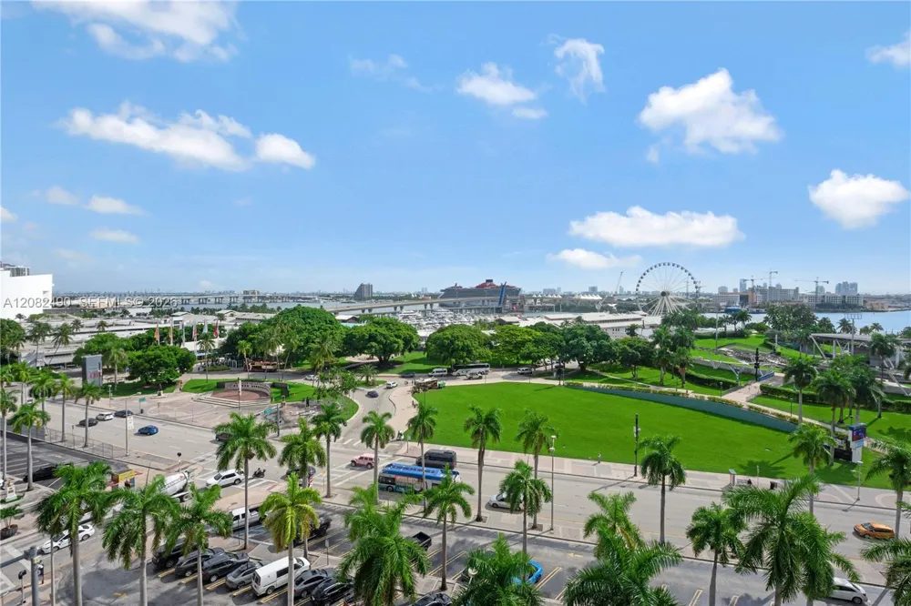 253 NE 2nd St #314 Miami, FL 33132