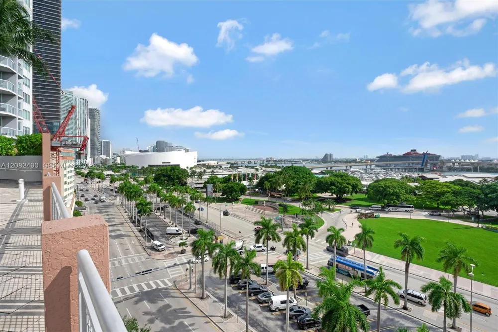 253 NE 2nd St #314 Miami, FL 33132