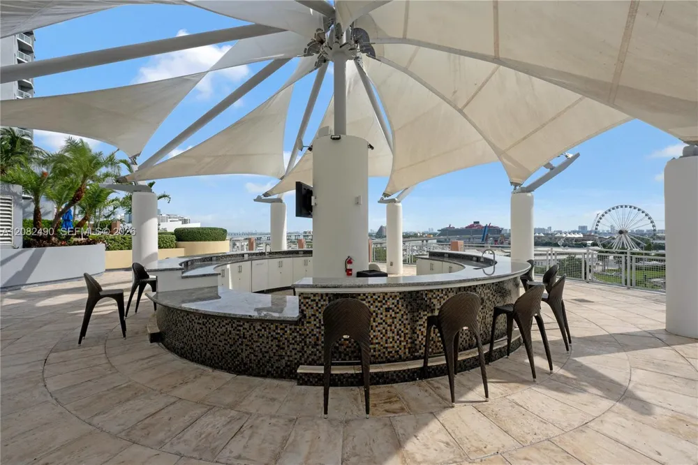 253 NE 2nd St #314 Miami, FL 33132