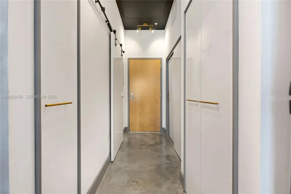 253 NE 2nd St #314 Miami, FL 33132