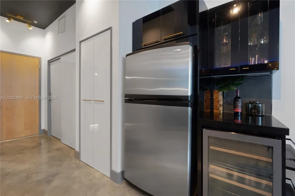 253 NE 2nd St #314 Miami, FL 33132