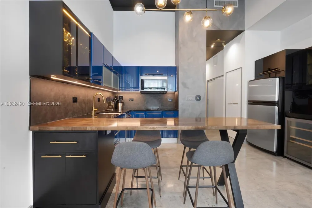 253 NE 2nd St #314 Miami, FL 33132