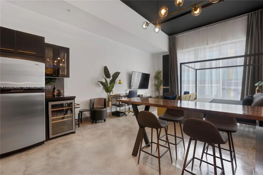 253 NE 2nd St #314 Miami, FL 33132
