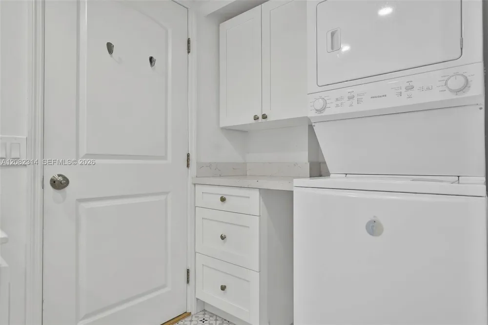 520 Brickell Key Dr #A1007 Miami, FL 33131