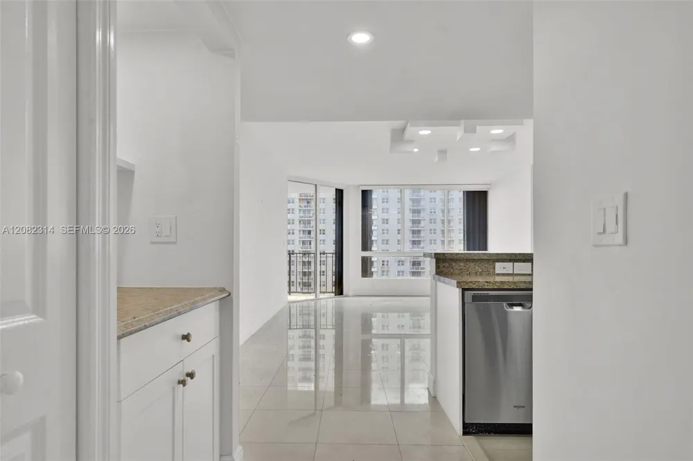520 Brickell Key Dr #A1007 Miami, FL 33131