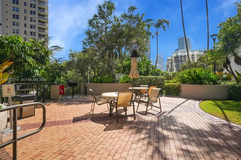 520 Brickell Key Dr #A1007 Miami, FL 33131