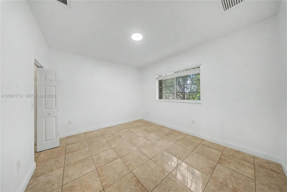 2630 NE 3rd Dr #202 Homestead, FL 33033