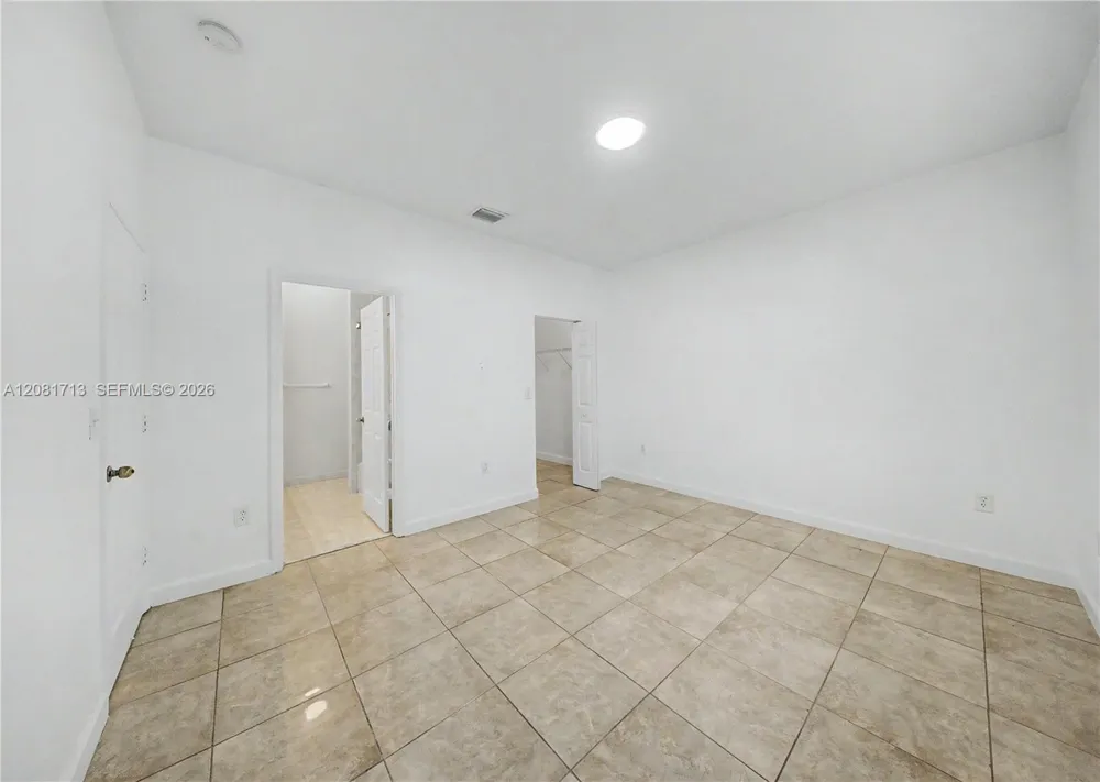 2630 NE 3rd Dr #202 Homestead, FL 33033