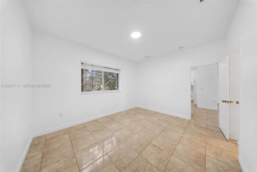 2630 NE 3rd Dr #202 Homestead, FL 33033