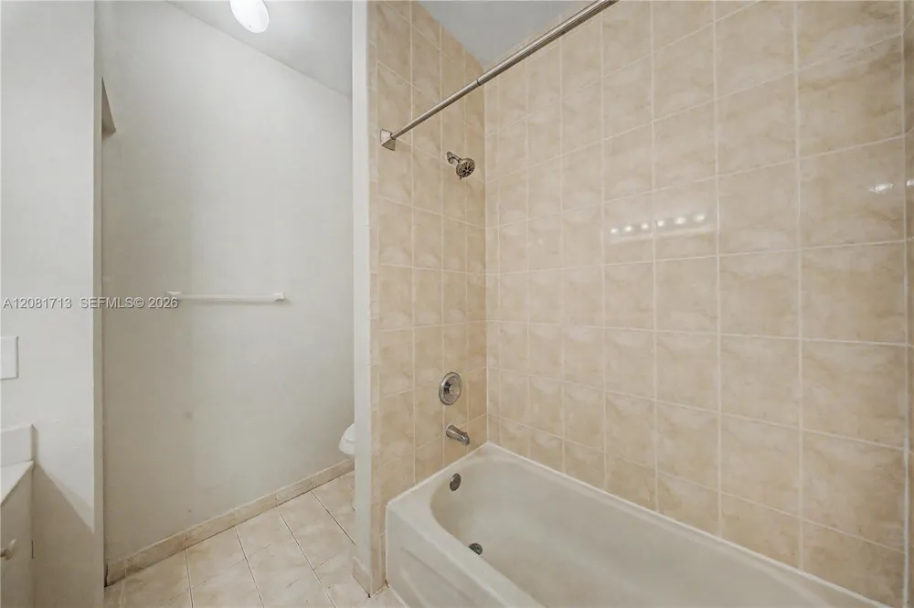 2630 NE 3rd Dr #202 Homestead, FL 33033