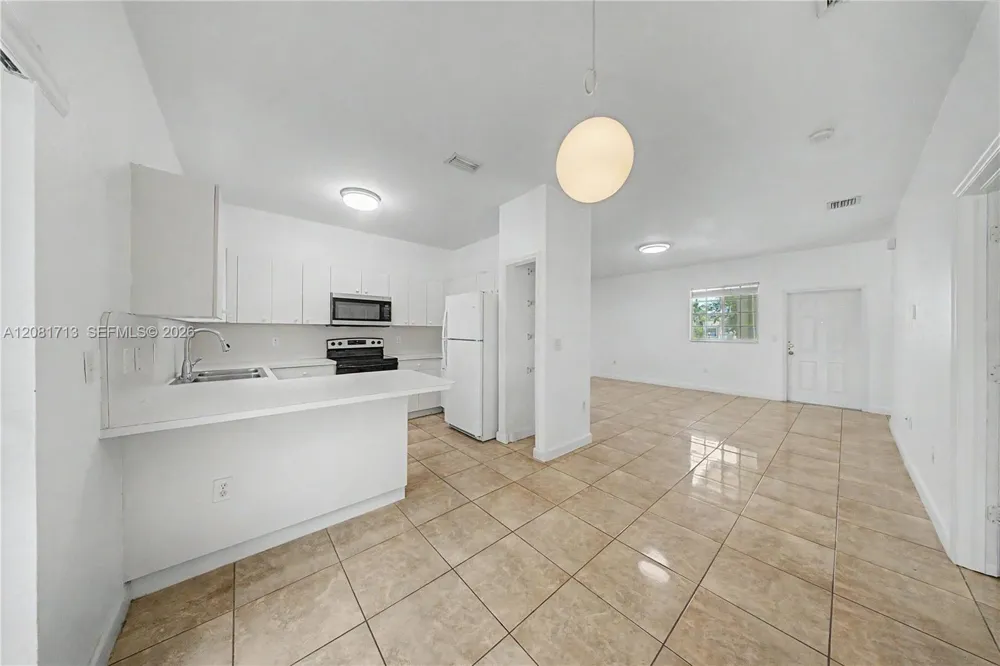 2630 NE 3rd Dr #202 Homestead, FL 33033