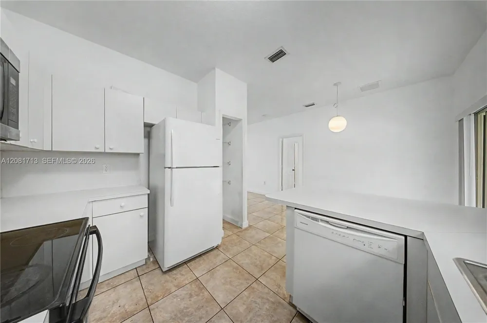 2630 NE 3rd Dr #202 Homestead, FL 33033