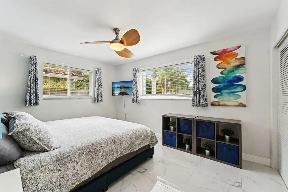 1243 GARFIELD STREET Hollywood, FL 33019