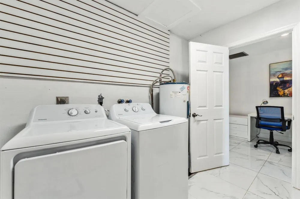 1243 GARFIELD STREET Hollywood, FL 33019