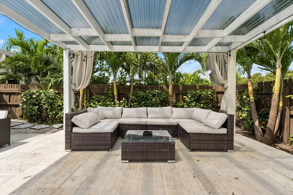 1243 GARFIELD STREET Hollywood, FL 33019