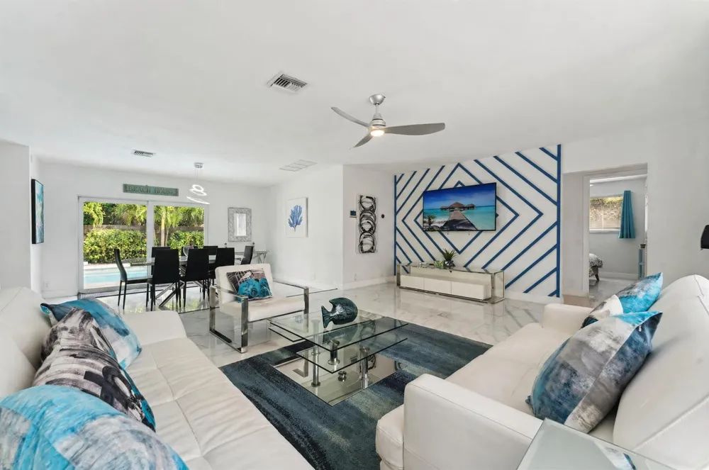 1243 GARFIELD STREET Hollywood, FL 33019