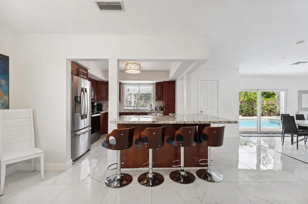 1243 GARFIELD STREET Hollywood, FL 33019