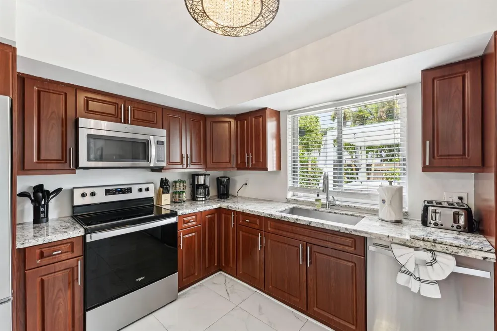 1243 GARFIELD STREET Hollywood, FL 33019