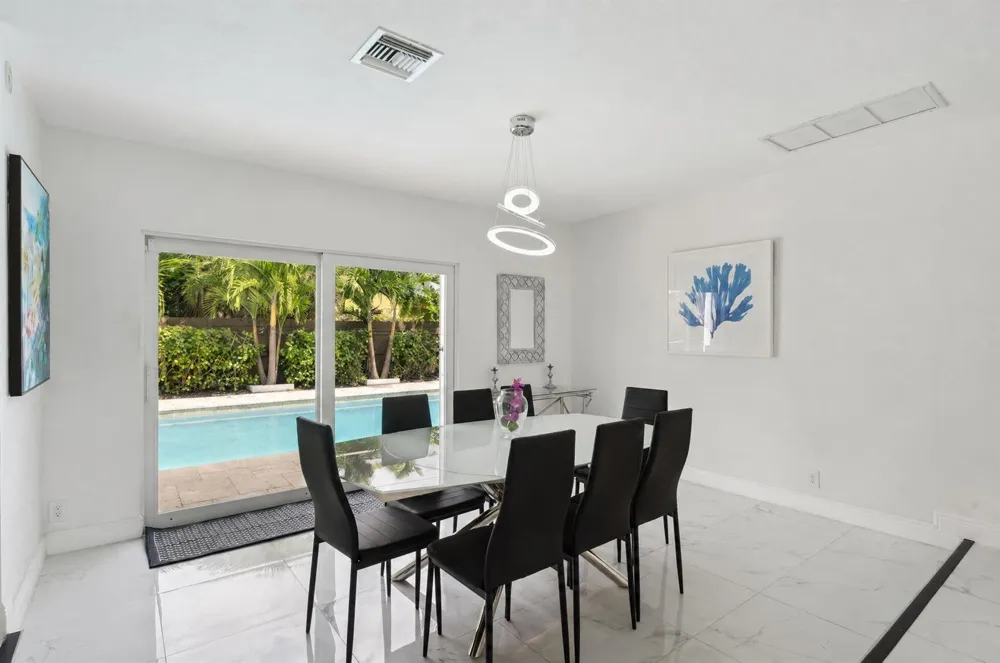1243 GARFIELD STREET Hollywood, FL 33019