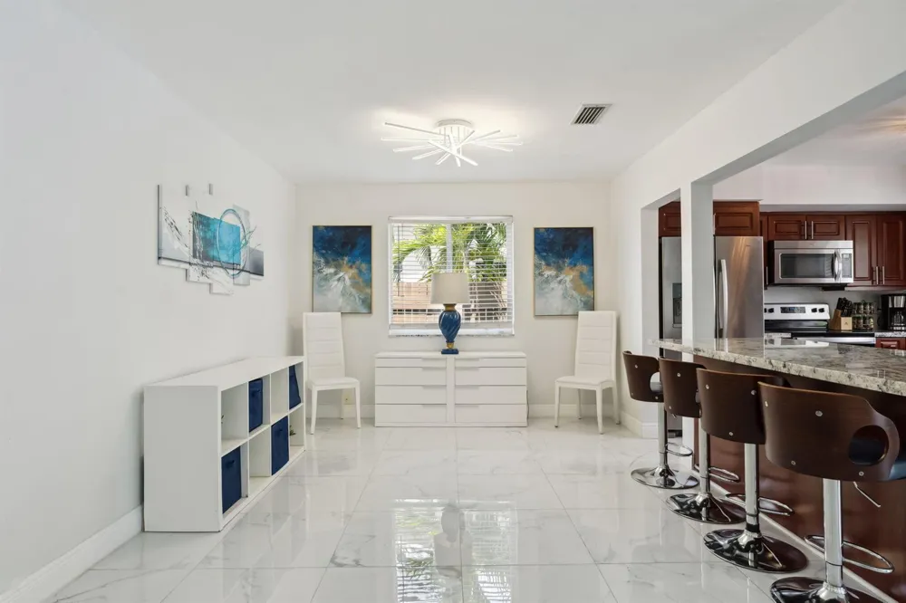 1243 GARFIELD STREET Hollywood, FL 33019