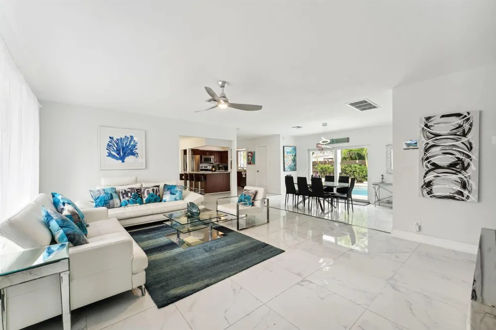 1243 GARFIELD STREET Hollywood, FL 33019