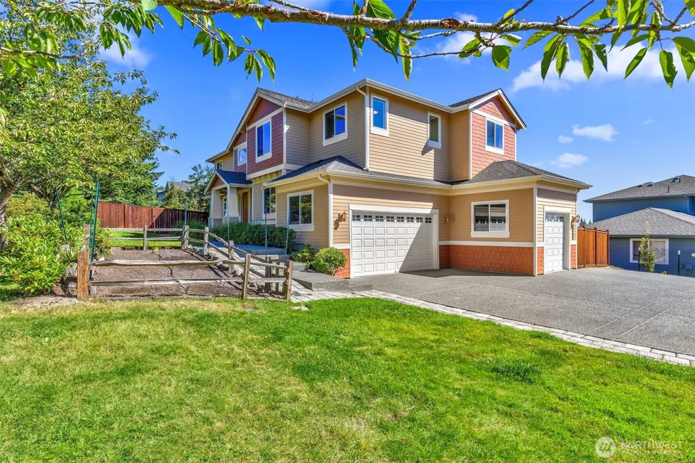 11543 NE Skyward Loop Kingston, WA 98346