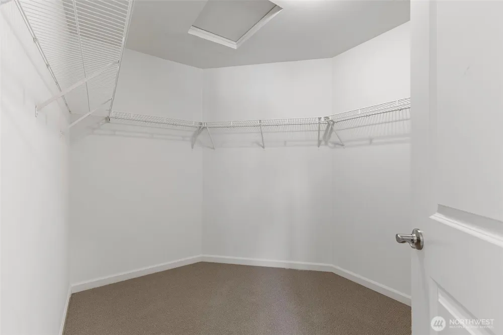 11543 NE Skyward Loop Kingston, WA 98346
