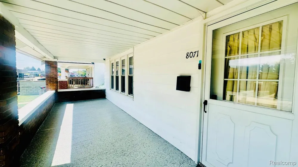 8071 Harding Center Line City, MI 48015
