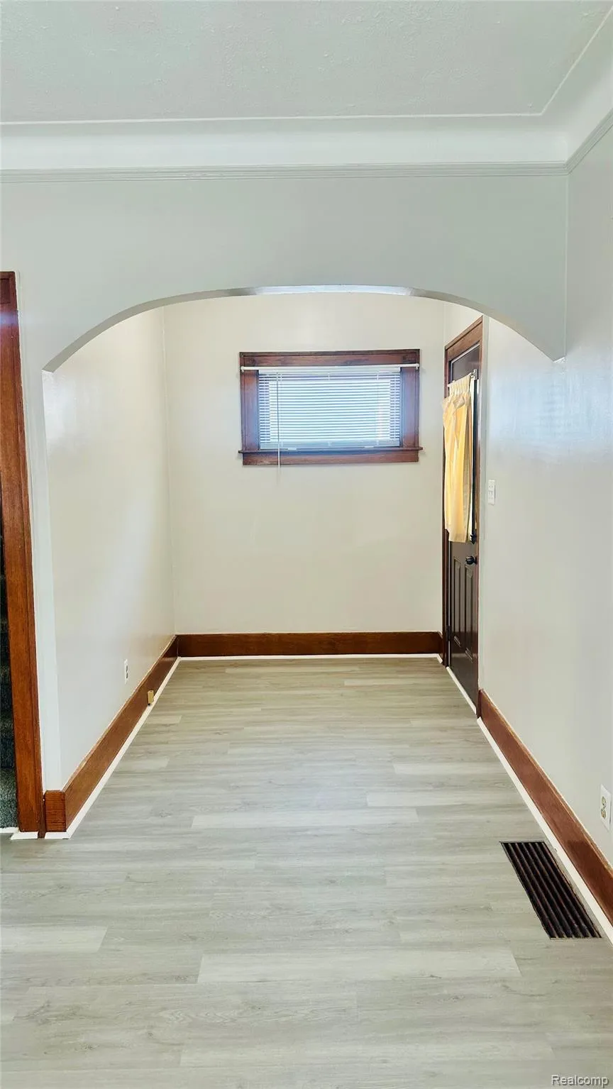 8071 Harding Center Line City, MI 48015