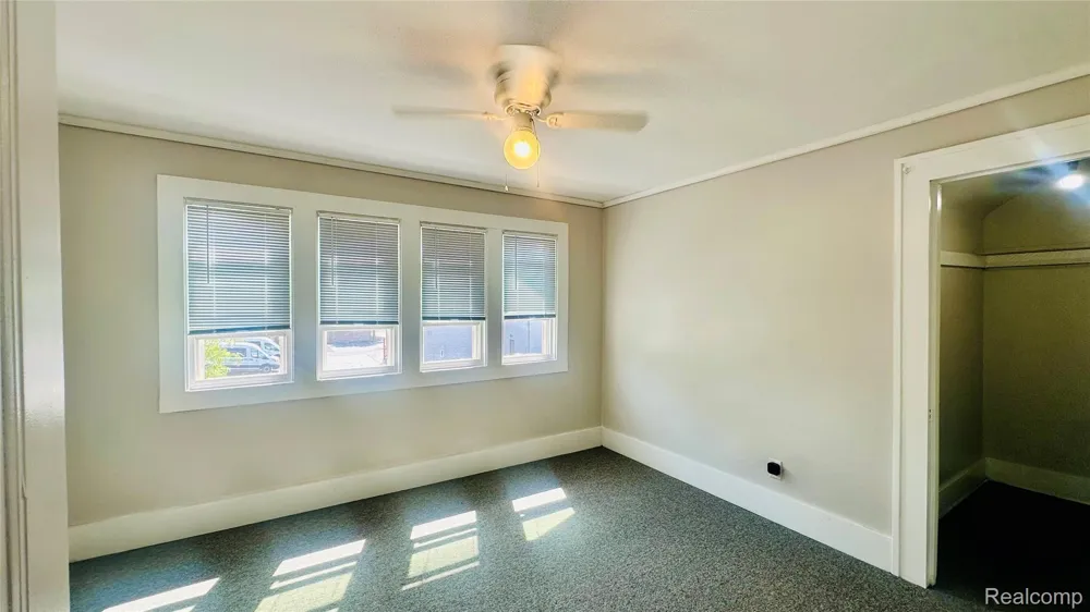8071 Harding Center Line City, MI 48015