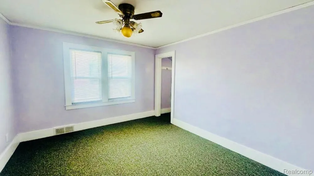 8071 Harding Center Line City, MI 48015