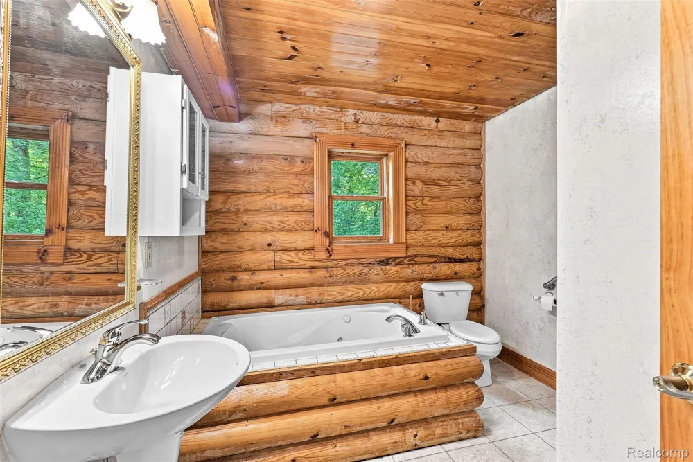 8340 Nichols Road Flushing Charter Township, MI 48433