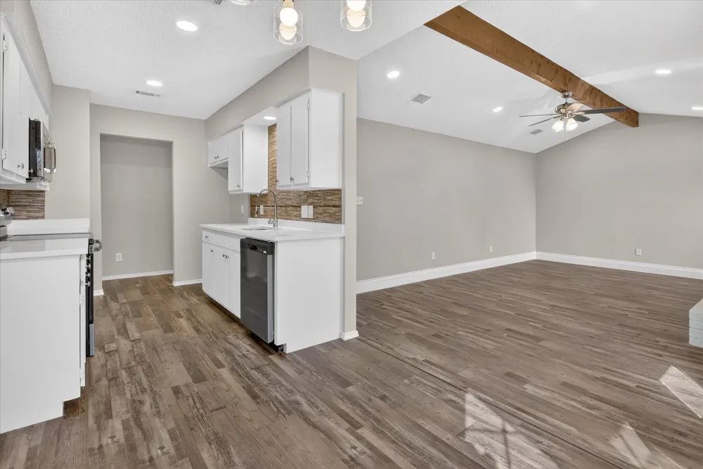 208 Asbury Drive Saginaw, TX 76179