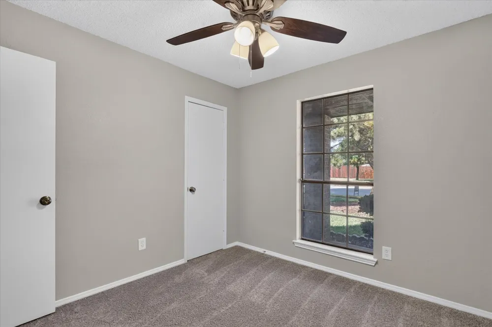 208 Asbury Drive Saginaw, TX 76179