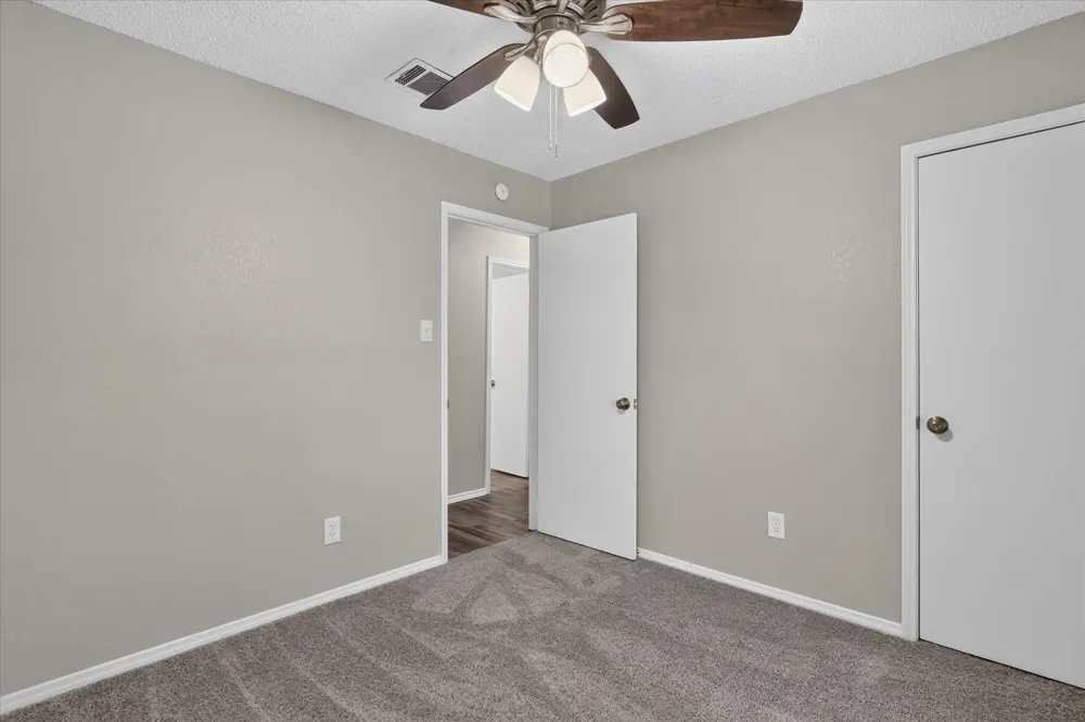 208 Asbury Drive Saginaw, TX 76179