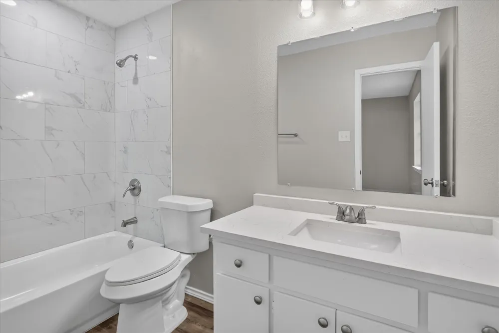 208 Asbury Drive Saginaw, TX 76179