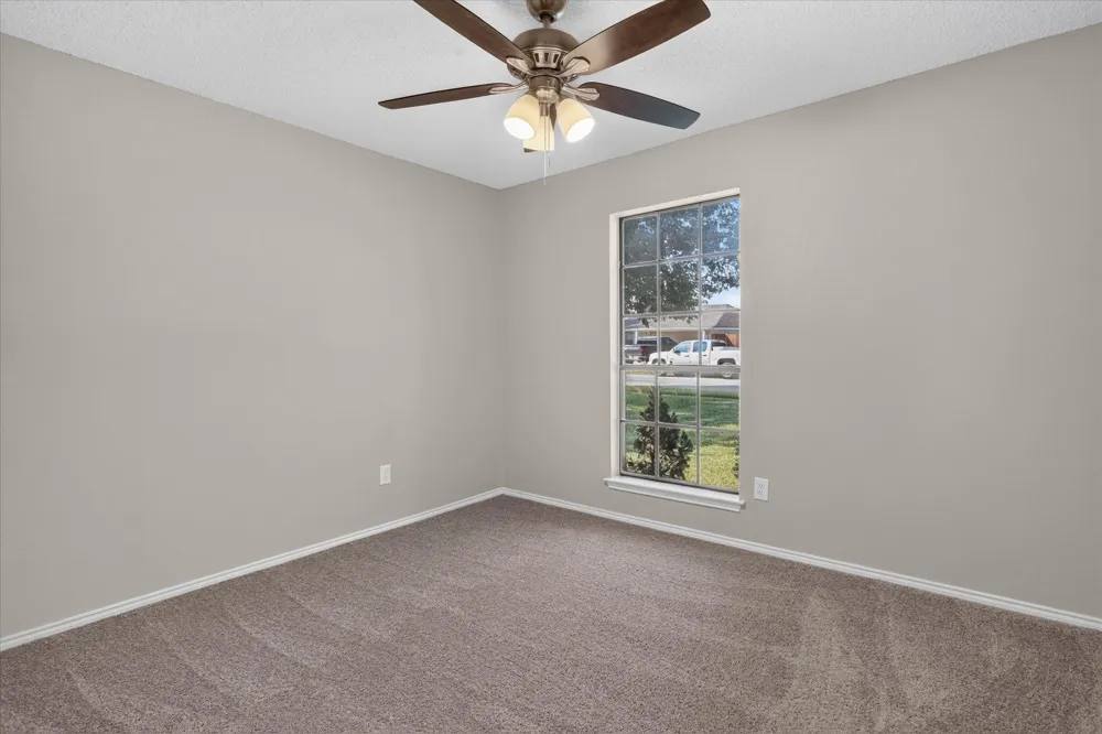 208 Asbury Drive Saginaw, TX 76179