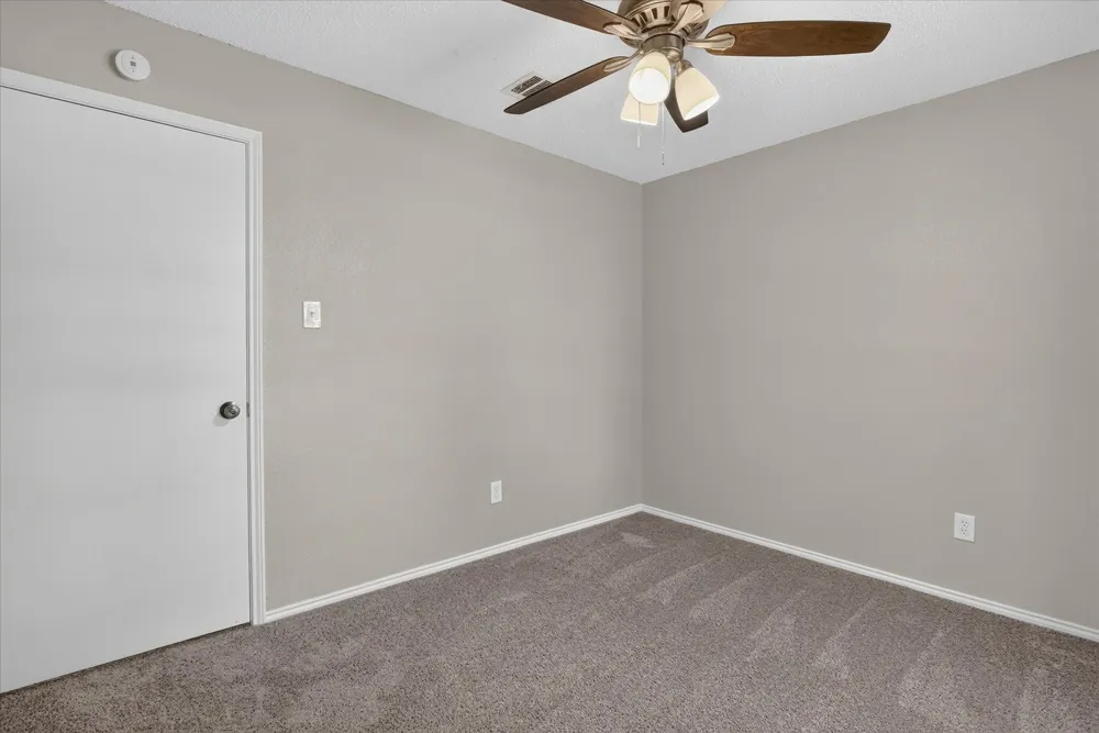 208 Asbury Drive Saginaw, TX 76179