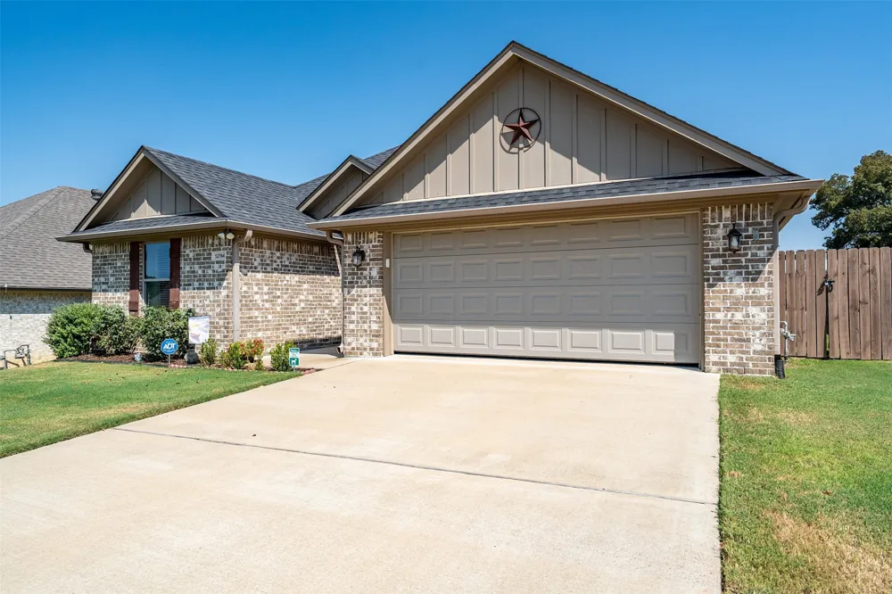 12764 Meadowbrook Tyler, TX 75709