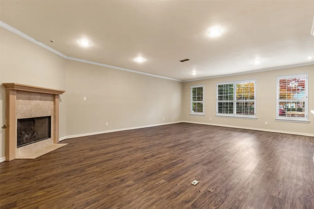 5875 Pecan Chase Benbrook, TX 76132